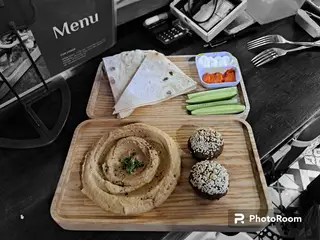 Hình ảnh Sốt đậu gà và đậu gà chiên - Hummus and falafel