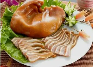 Hình ảnh Tai heo Ủ Muối+ Chân gà rút xương+ TRỨNG NON ( Hộp LỚN)