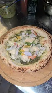 Hình ảnh Pizza seafood sốt pesto - hải sản