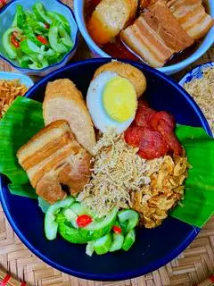 Hình ảnh Xôi thịt đầy đủ