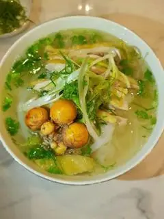 Hình ảnh Phở Gà Trứng Non + 2 quẩy