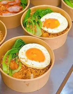 Hình ảnh Mì trộn trứng opla