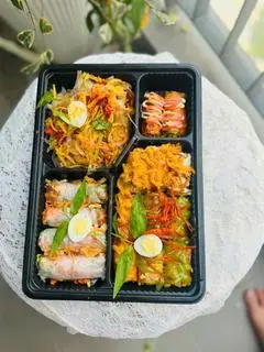 Hình ảnh Bánh tráng cuộn mix trộn