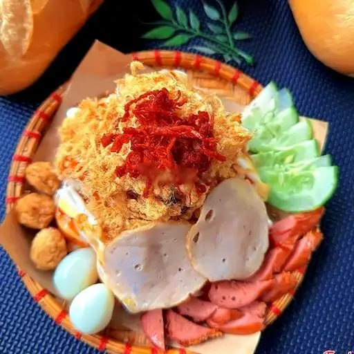Hình ảnh Bánh Mì Muối Ớt Đặc Biệt 