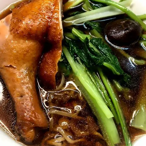 Hình ảnh Mì Đùi Gà Hầm mềm