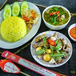 Hình ảnh Cơm lòng trứng non luộc - canh rong biển - nước nha đam hoặc sữa bắp