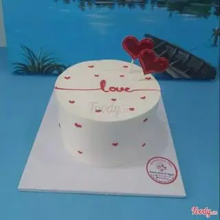 Hình ảnh Love TrT TT nhí - bánh kem sữa tươi ít ngọt 12cm
