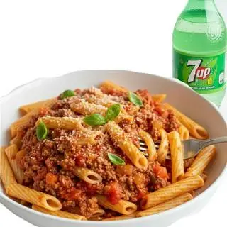 Hình ảnh Combo nui sốt cà chua thịt bò bằm + 7Up
