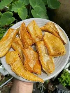 Hình ảnh Cơm khô ức cá dứa