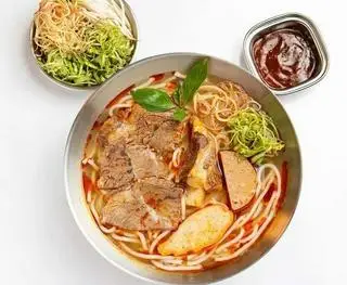 Hình ảnh Bún Bò Huế nạm viên chả (chả tiêu)
