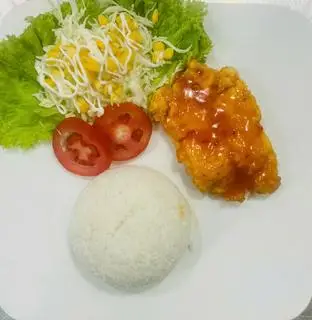 Hình ảnh Cơm gà phi lê sốt phô mai