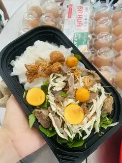 Hình ảnh Bánh ướt lòng gà full topping