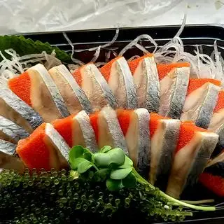 Hình ảnh Sashimi cá trích ép trứng đỏ - 1 Thanh 18 miếng 