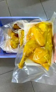 Hình ảnh 1 con nguyên - chặt đôi ( đã bao gồm rau và nước chấm )