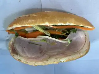 Hình ảnh Bánh mì Thịt nguội