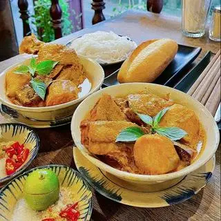 Hình ảnh Cà ri Vịt đặc biệt (Vịt + Lòng)
