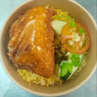 Hình ảnh Cơm gà Xối Mỡ (Má đùi)