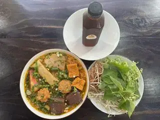 Hình ảnh Combo 2 bún riêu cua + 2 sữa đậu nành/ nước mát