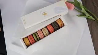 Hình ảnh Hộp 8 bánh Macaron