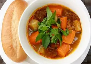 Hình ảnh bò kho bánh mì đặc biệt tặng coca 