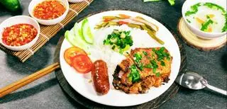 Hình ảnh Cơm sườn bì lạp xưởng