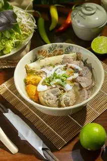 Hình ảnh Bún Bò Huế Tô Đặc Biệt