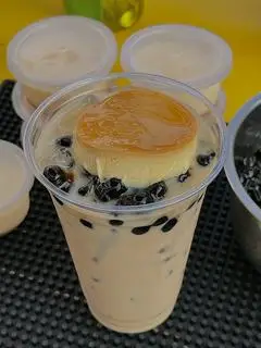 Hình ảnh Trà sữa truyền thống trân châu bánh flan