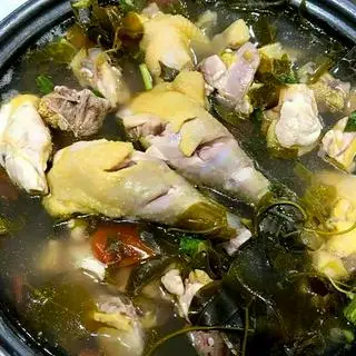Hình ảnh Lẩu gà lá giang nhỏ