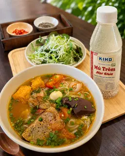 Hình ảnh Bún riêu cua + Mủ trôm hạt chia