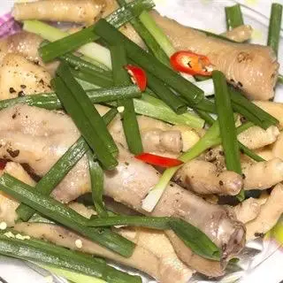 Hình ảnh Chân gà hấp hành ( có nước)