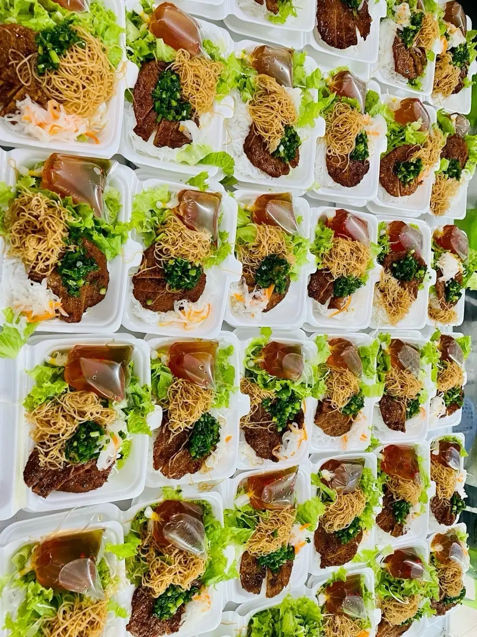 Hình ảnh Bún thịt nướng chay
