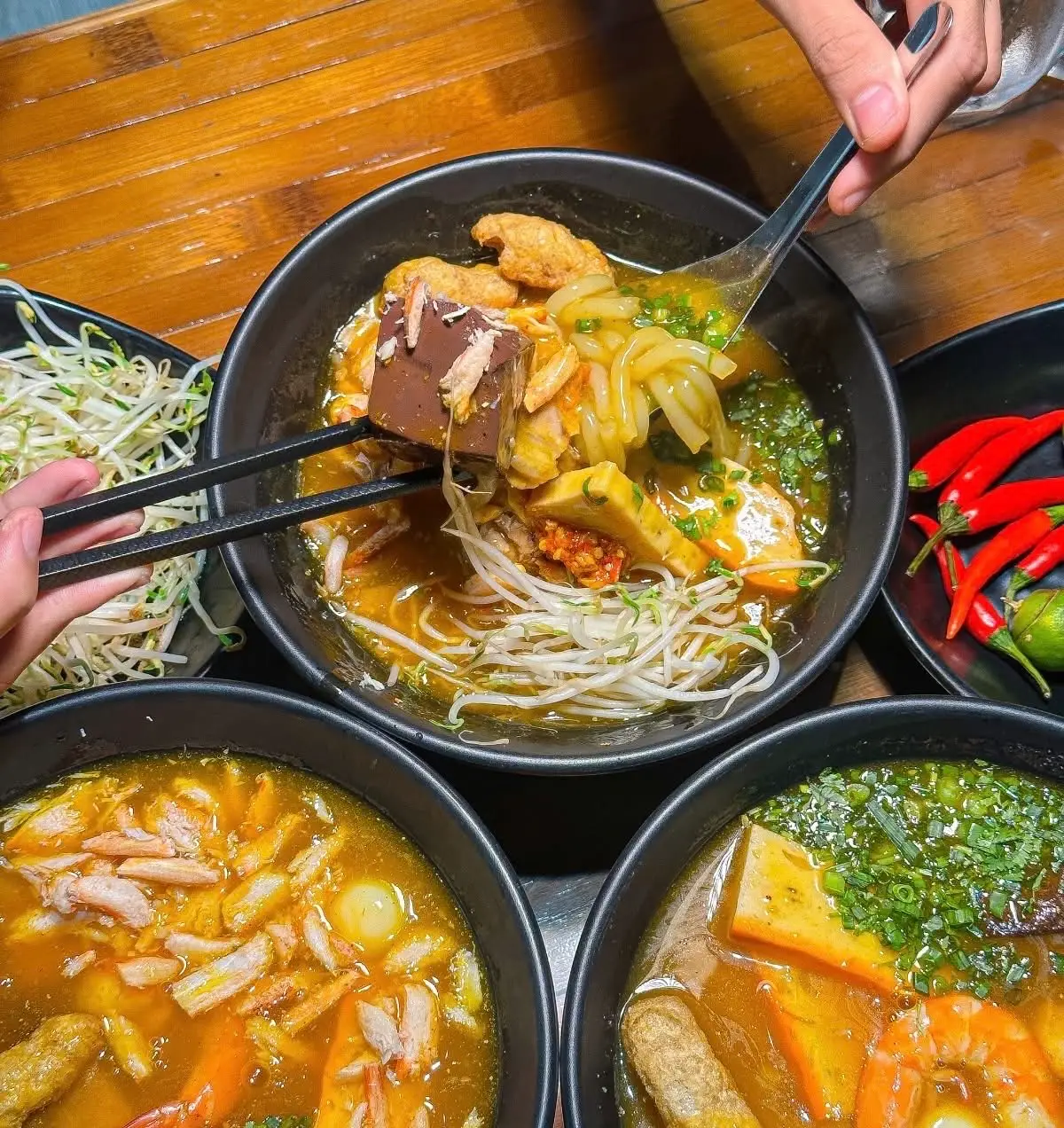 Hình ảnh Bánh canh bát thường + coca 