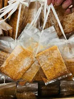 Hình ảnh 5 Túi bánh tráng vuông lắc muối/ 75gr