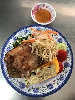 Hình ảnh Cơm sườn bì chả