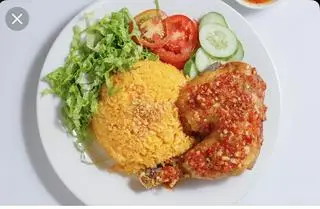 Hình ảnh Cơm gà mắm tỏi sa tế