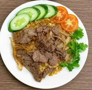 Hình ảnh Cơm bò xào củ hành