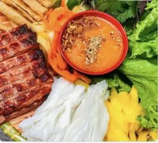 Hình ảnh Nem nướng Nha Trang suất lớn