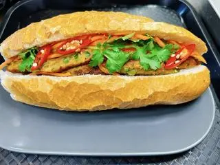 Hình ảnh Bánh mì chả cá