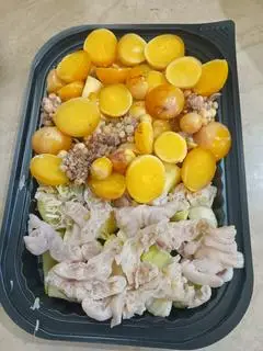 Hình ảnh CHÂN GÀ MIX TRỨNG NON SỐT THÁI PHẦN LỚN