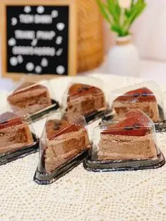 Hình ảnh Bông lan cắt miếng socola