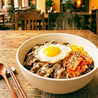 Hình ảnh Mì tương đen thịt bò + trứng ốp la Jajangmyeon 