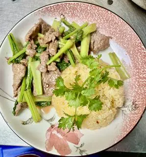 Hình ảnh Cơm BÒ xào cải 