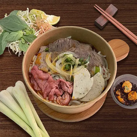 Hình ảnh Bún bò Huế Tái nạm chả