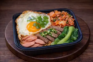 Hình ảnh Mì trộn indomie đặc biệt full topping
