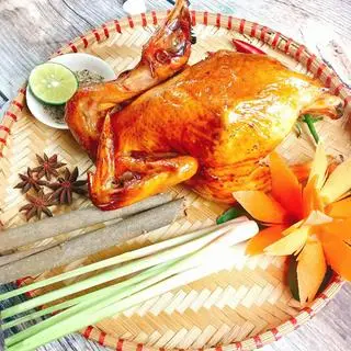 Hình ảnh Gà Nướng Mắc Khén - Hạt Dổi