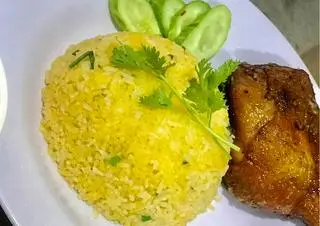 Hình ảnh cơm gà má đùi