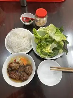Hình ảnh Bún chả Hà Nội đặc biệt nhiều thịt 