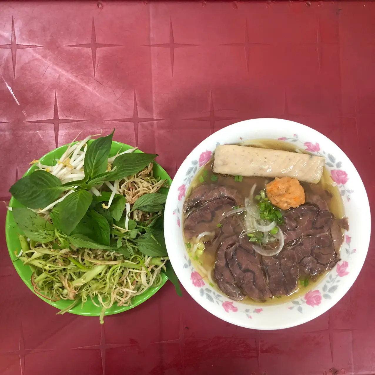 Hình ảnh Bún bò Huế - bắp bò - chả