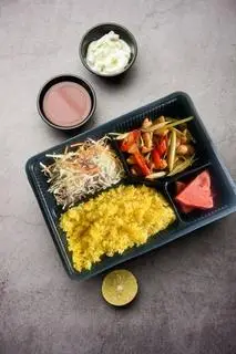 Hình ảnh Cơm Gà Xào Sả Ớt