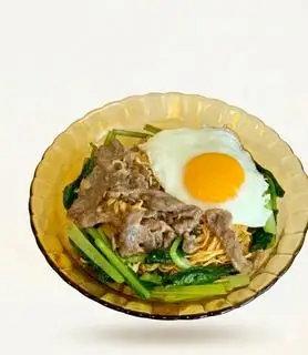 Hình ảnh Mì gói xào trứng + bò 